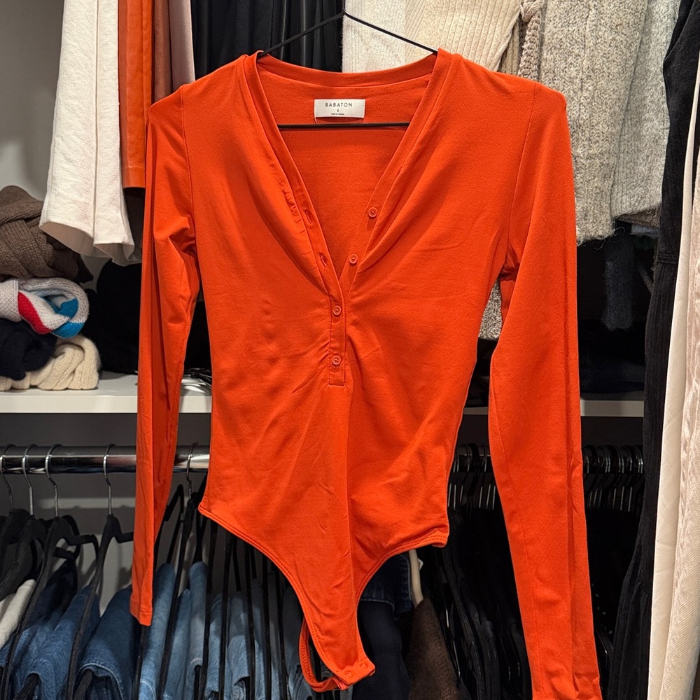 Aritzia Babaton Scarlet V-Neck Bodysuit Size S - Picture 2 of 4
